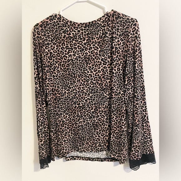 La Vie en rose Sz M Soft Jersey Long Sleeve Shirt “Love” leopard print - Picture 4 of 7